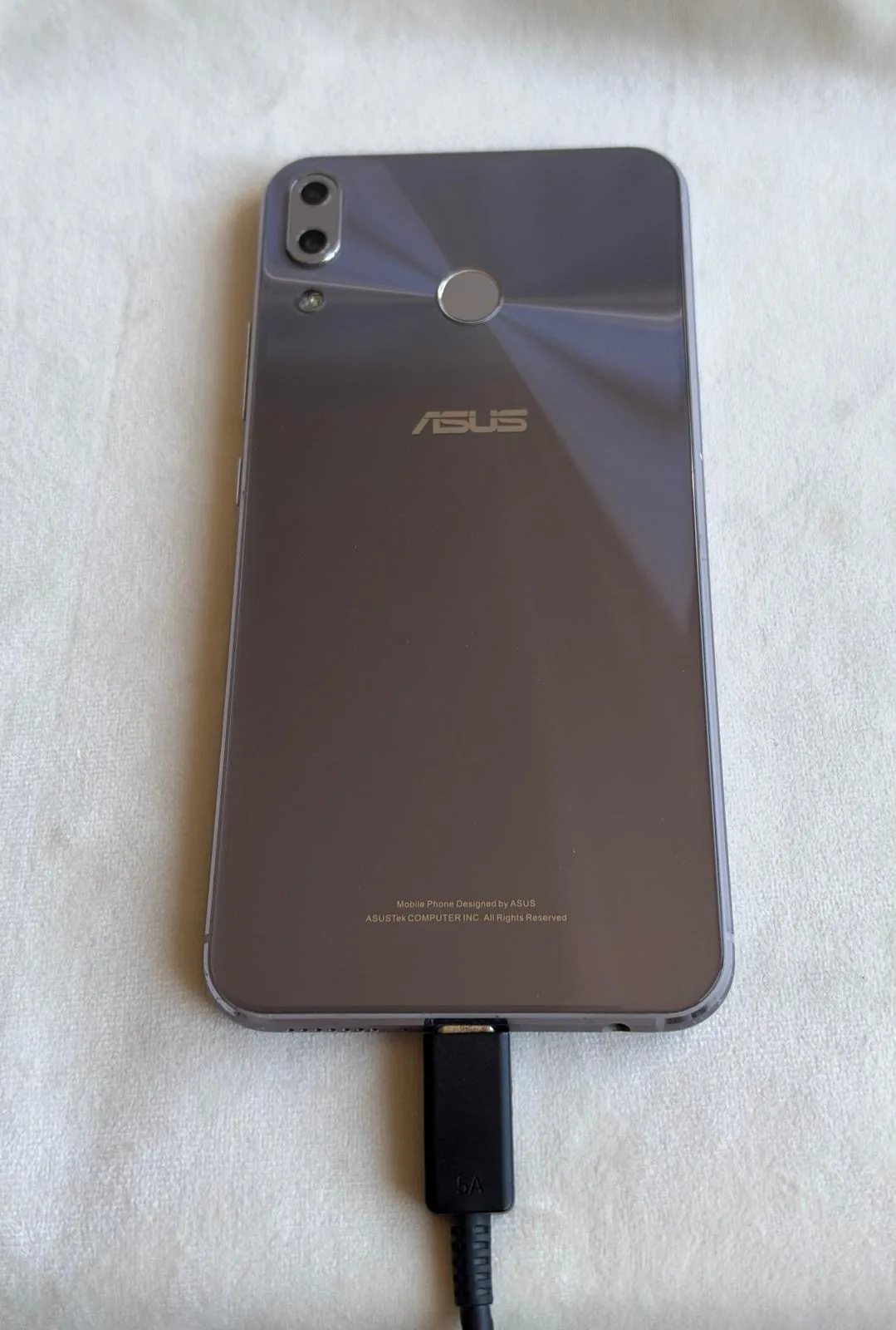 ASUS ZenFone 5 – Display und Rückseite gebrochen, defekt – Foto 1 von 4