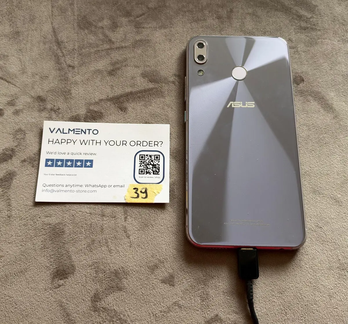 ASUS ZenFone 5 Silber – Displaybruch mit Farblinien, defekt – Foto 2 von 3