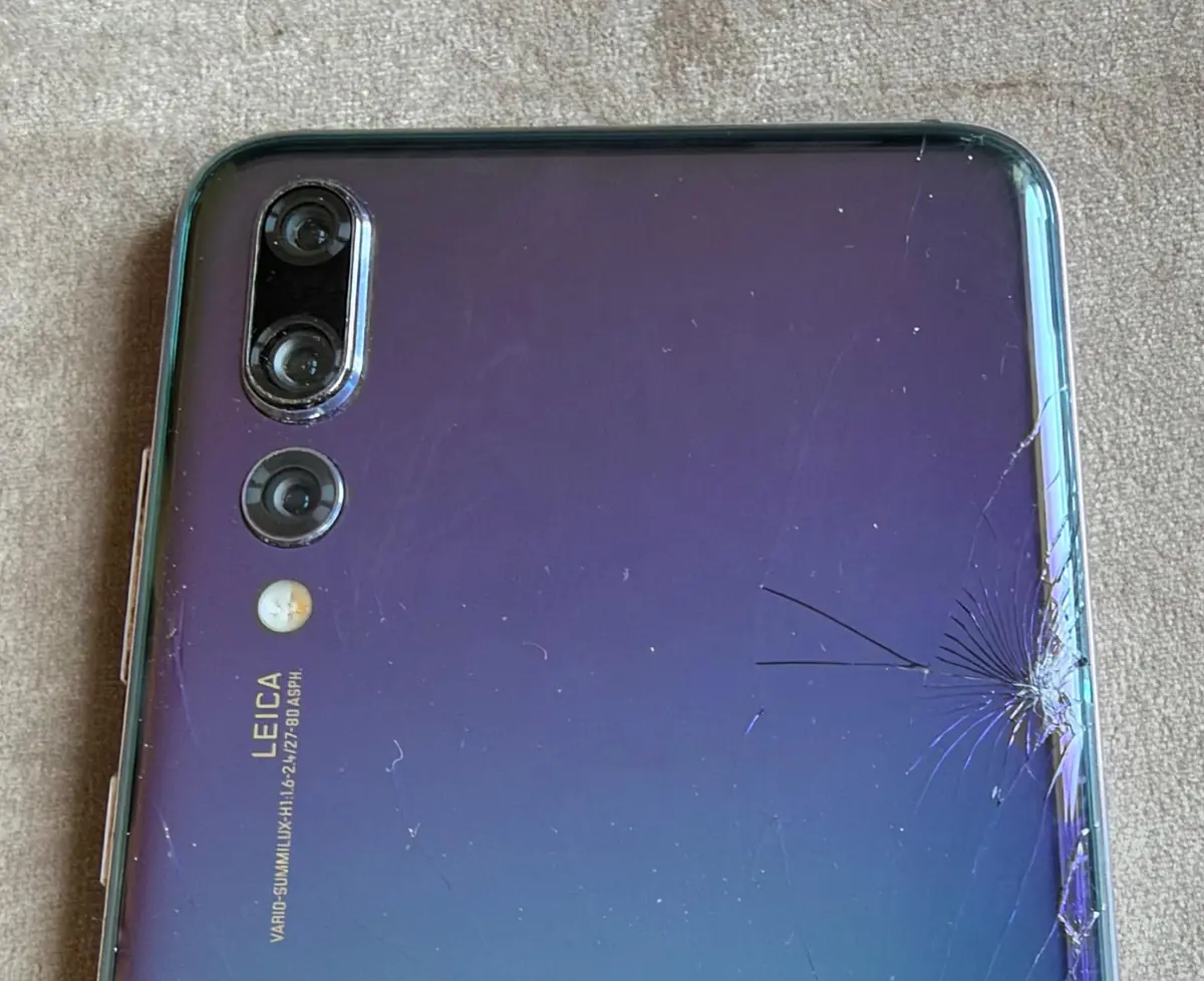 Huawei P20 Pro (CLT-L29) Emerald Green – Risse in Deck- und Rückglas, defekt (Einzelstück) – Foto 5 von 6