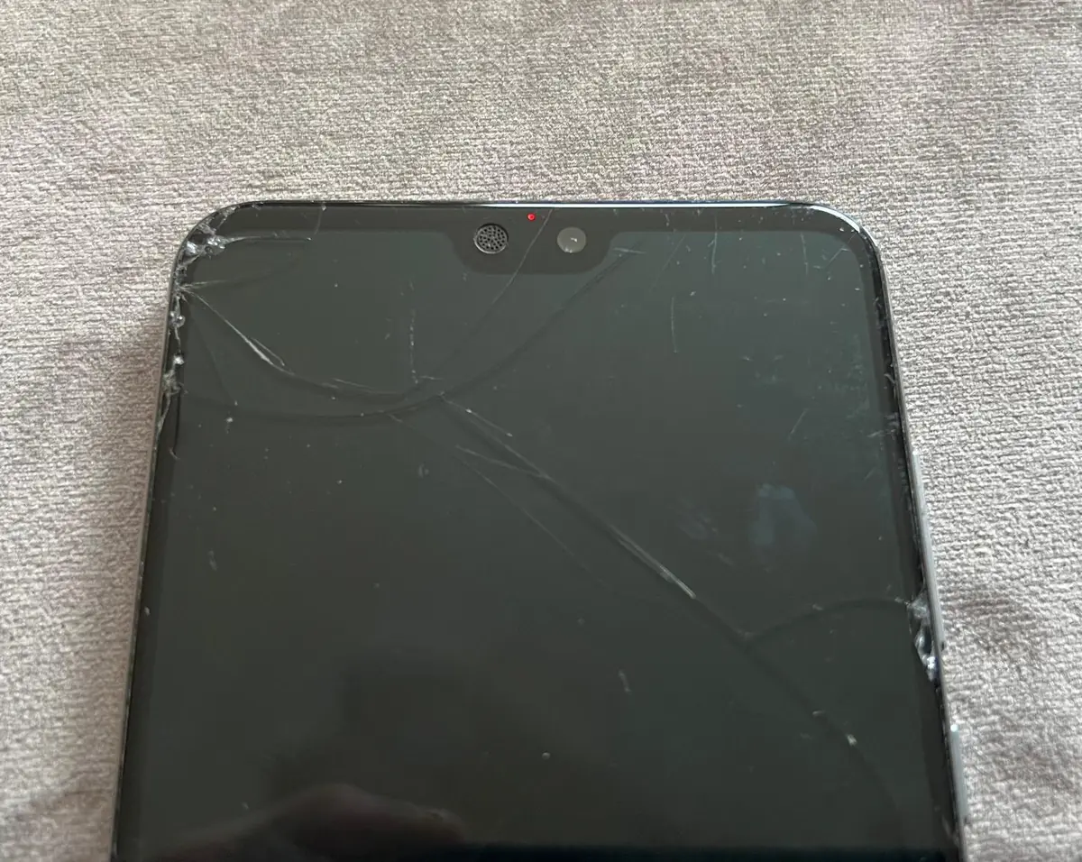 Huawei P20 Pro (CLT-L29) Emerald Green – Display und Rückglas zertrümmert, defekt – Foto 2 von 6