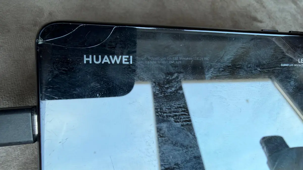 Huawei P20 Schwarz – Display gelöst, defekt (Bastlergerät) – Foto 6 von 6