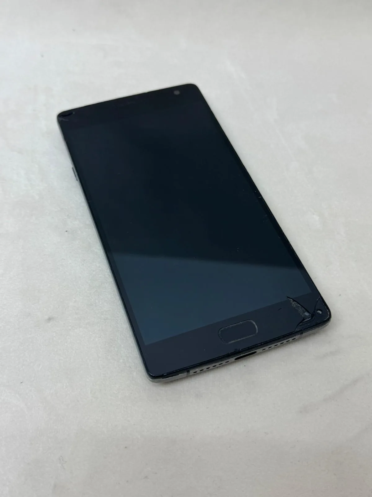 OnePlus 2 – Displaybruch, defekt (Bastlergerät) – Foto 1 von 3
