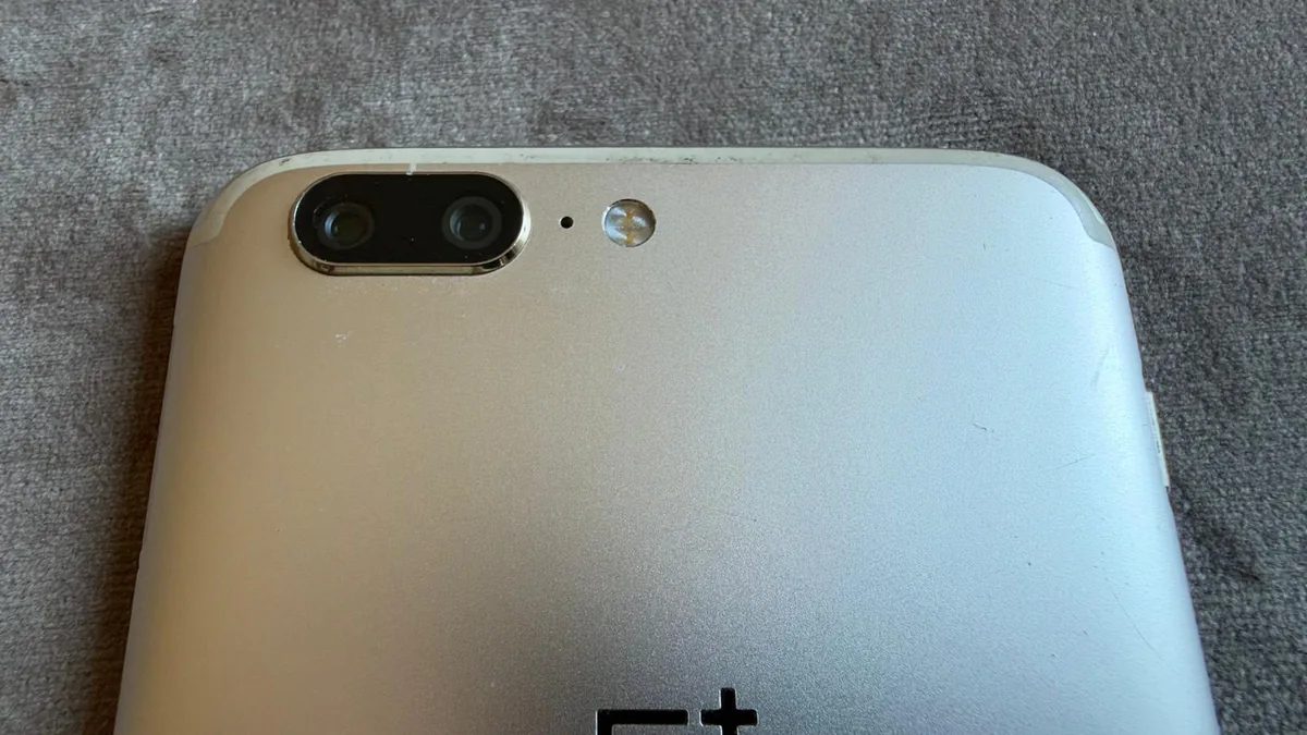 OnePlus 5 Silber – defekt (Bastlergerät) – Foto 5 von 5