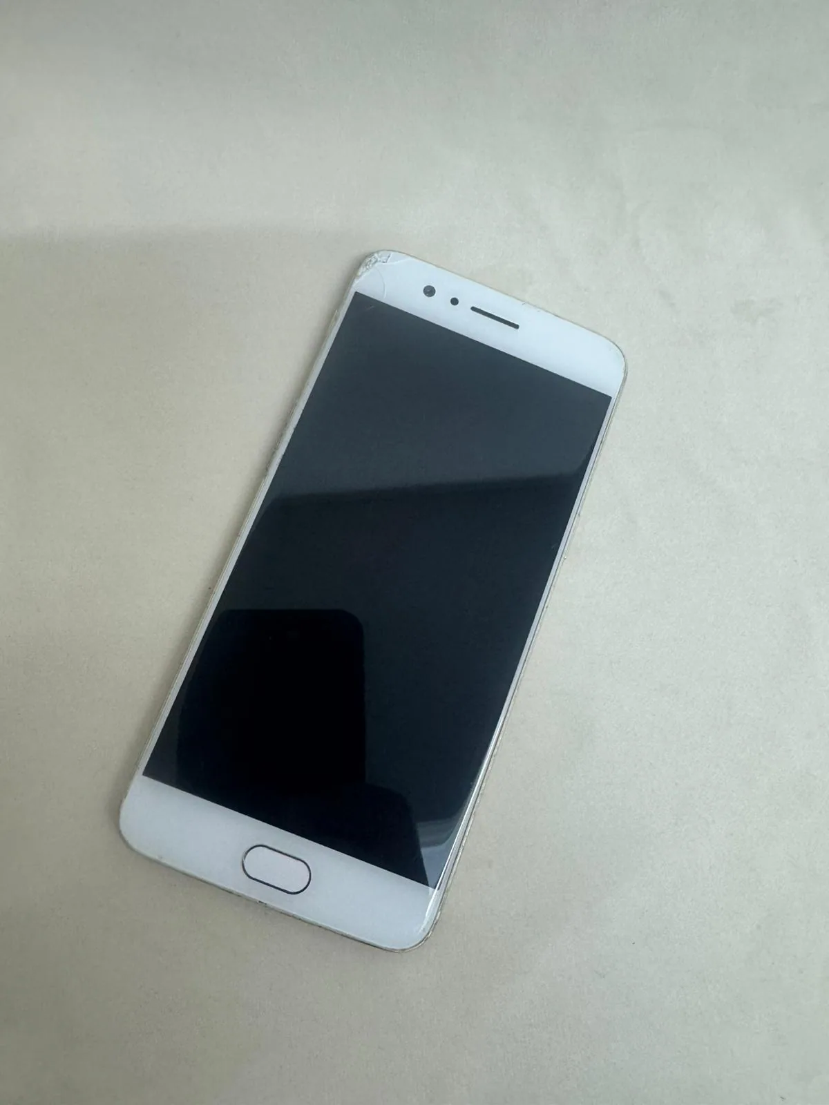 OnePlus 5 Soft Gold – defekt (Bastlergerät) von OnePlus – neu kaufen bei Valmento