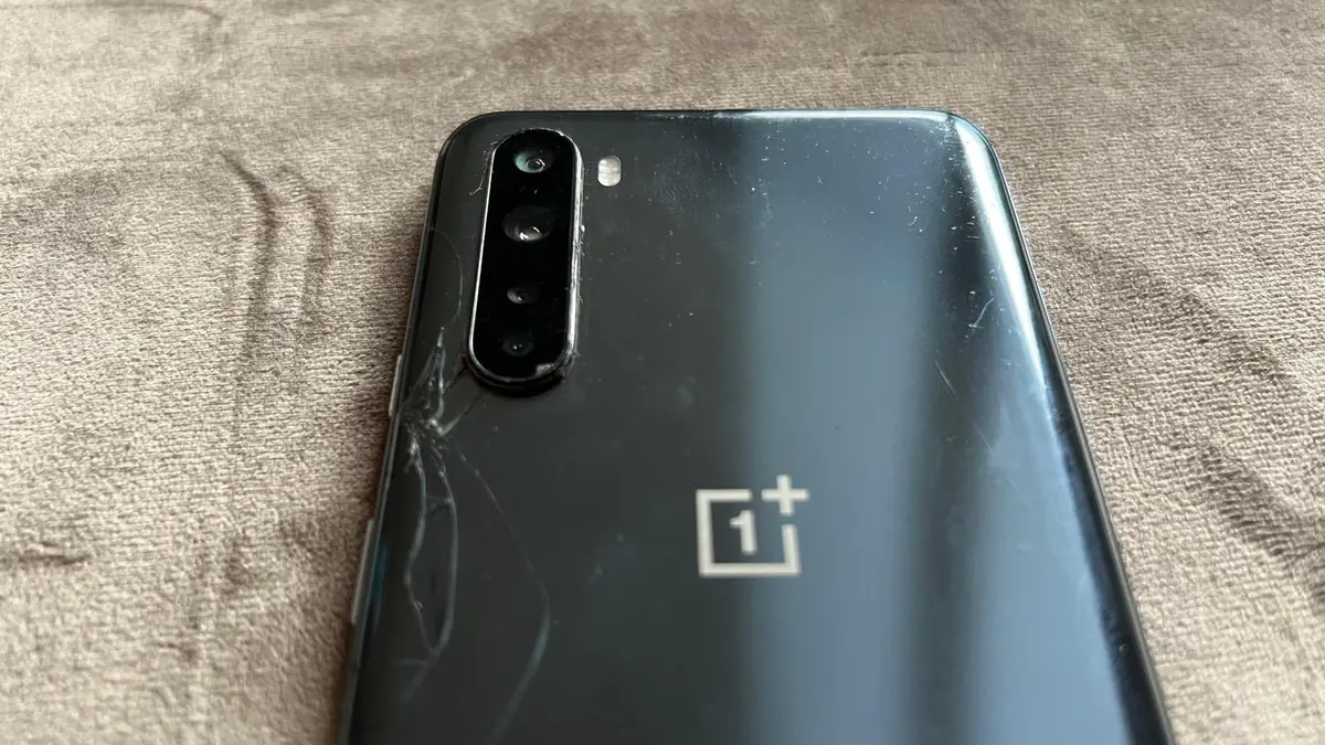 OnePlus Nord (AC2003) – Displayglas gebrochen, defekt (Bastlergerät) – Foto 4 von 4