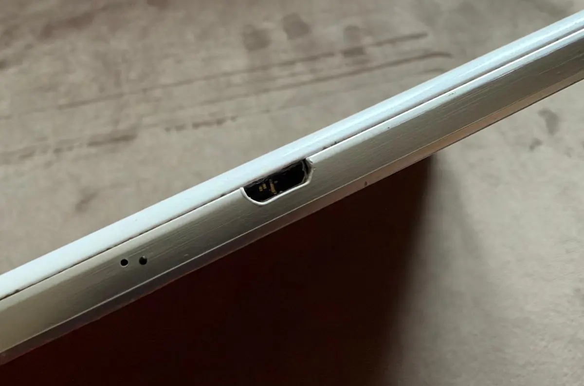 Samsung Galaxy Tab 10,1 Zoll Weiß – gebraucht (Modell nicht auslesbar) – Foto 2 von 3