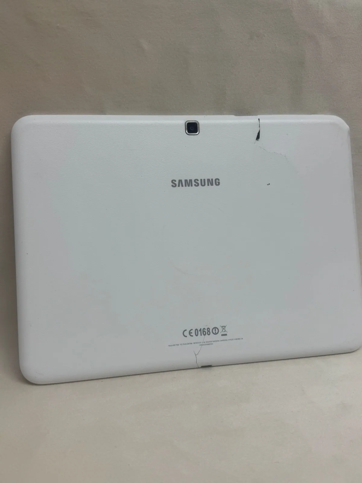 Samsung Galaxy Tab 10,1 Zoll Weiß – defekt, Gehäuserisse (Bastlergerät) von Samsung – neu kaufen bei Valmento