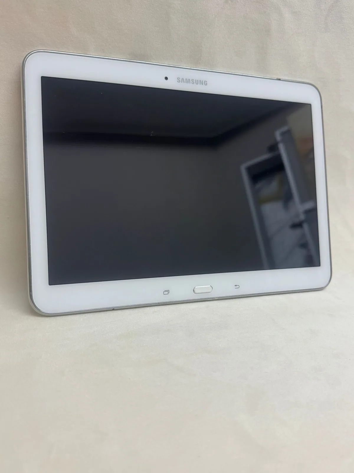 Samsung Galaxy Tab 10,1 Zoll Weiß – defekt, Gehäuserisse (Bastlergerät) – Foto 4 von 4