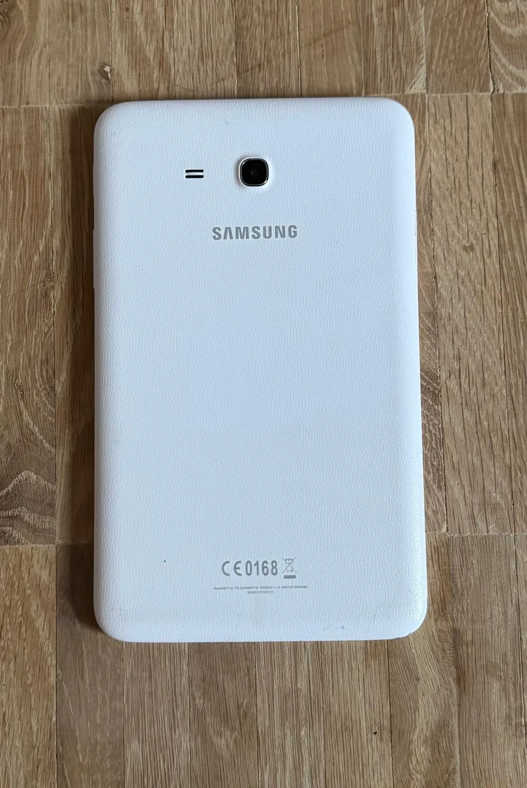 Samsung Galaxy Tab 3 Lite 7.0 (SM-T110) Weiß – Akkuschaden, defekt (Bastlergerät, Einzelstück 2) – Foto 1 von 4