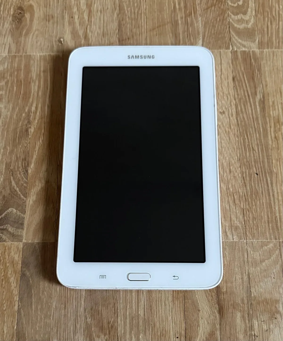 Samsung Galaxy Tab 3 Lite 7.0 (SM-T110) Weiß – gebraucht (Einzelstück 2) – Foto 2 von 4