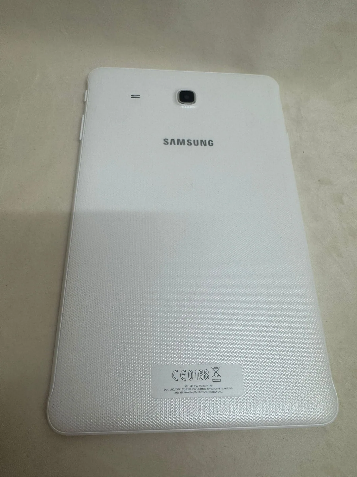 Samsung Galaxy Tab 9 Zoll Weiß mit SIM-Slot – defekt (Bastlergerät) – Foto 2 von 4
