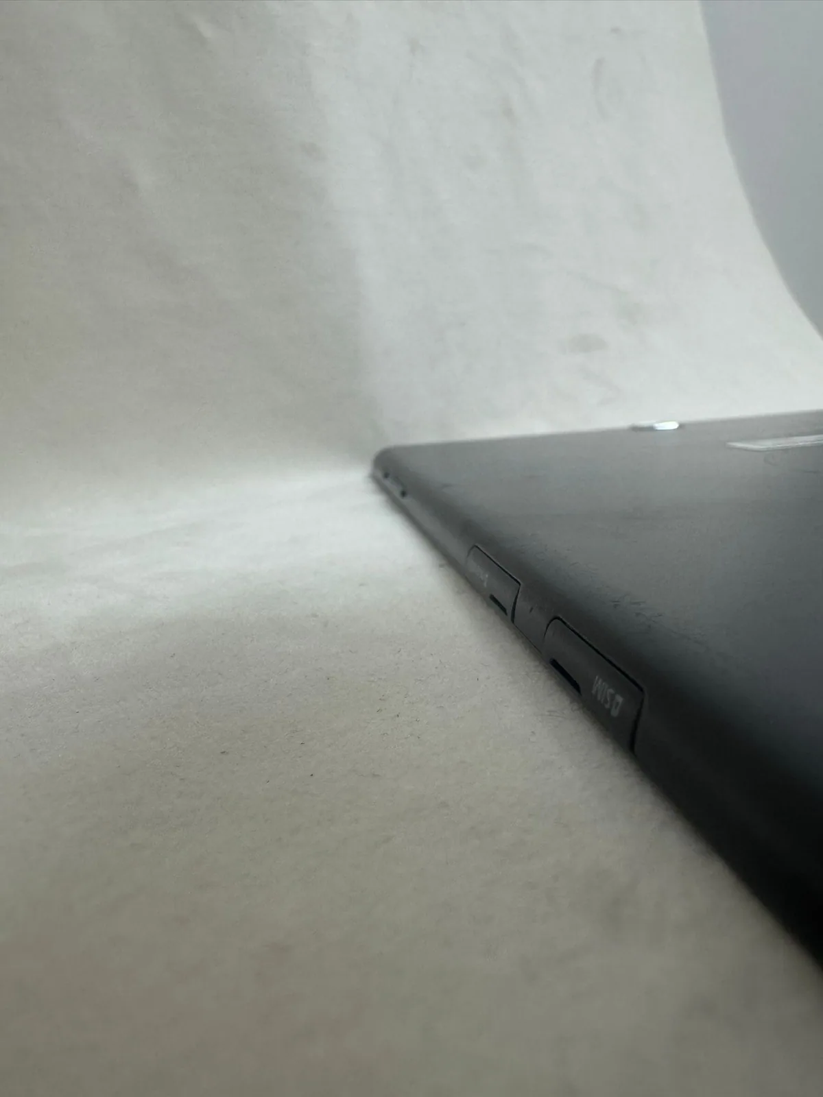 Samsung Galaxy Tab A 9.7 LTE (SM-T555) Schwarz – defekt (Bastlergerät) – Foto 4 von 5