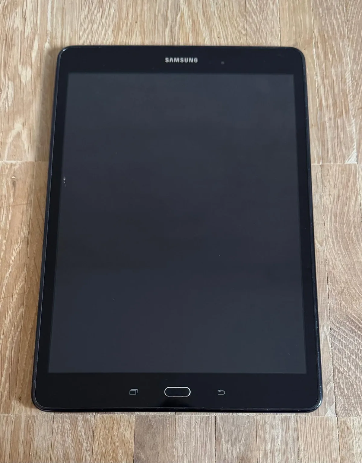 Samsung Galaxy Tab A 9.7 (SM-T550) 16 GB Schwarz – gebraucht – Foto 2 von 2