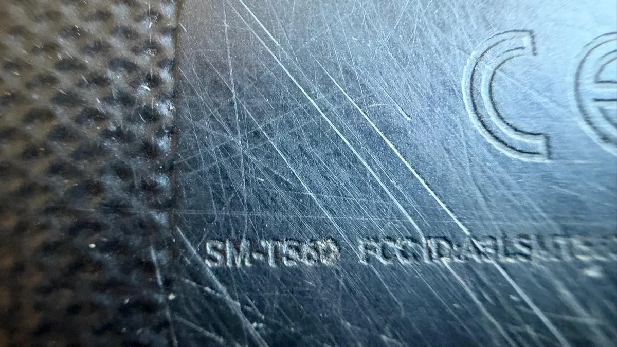 Samsung Galaxy Tab E 9.6 (SM-T560) – defekt, Rückseite zerkratzt – Foto 2 von 5