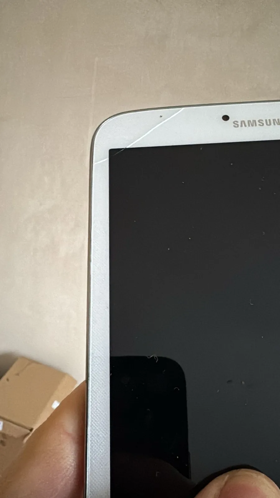 Samsung Tablet 8 Zoll Weiß – Displayriss, defekt (Bastlergerät) – Foto 1 von 2