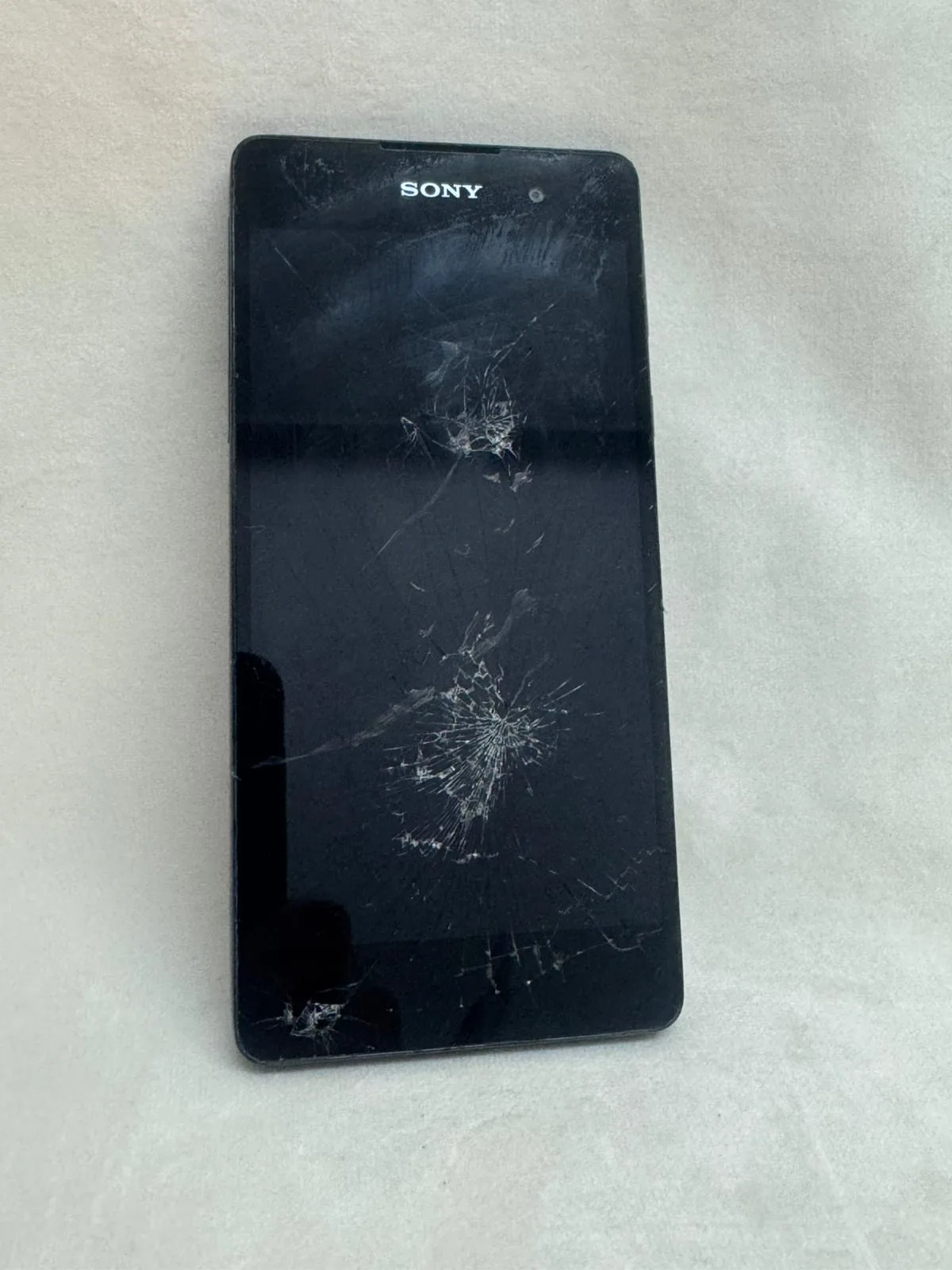Sony Xperia E5 Schwarz – Displaybruch und Bildfehler, defekt (Bastlergerät) – Foto 2 von 4