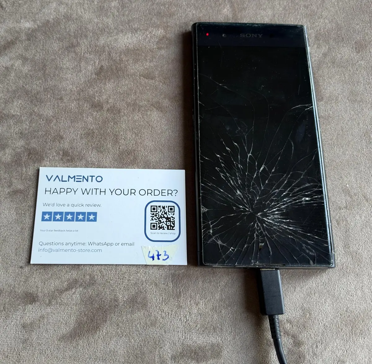 Sony Xperia Schwarz – Display zertrümmert, defekt (Bastlergerät) – Foto 4 von 4