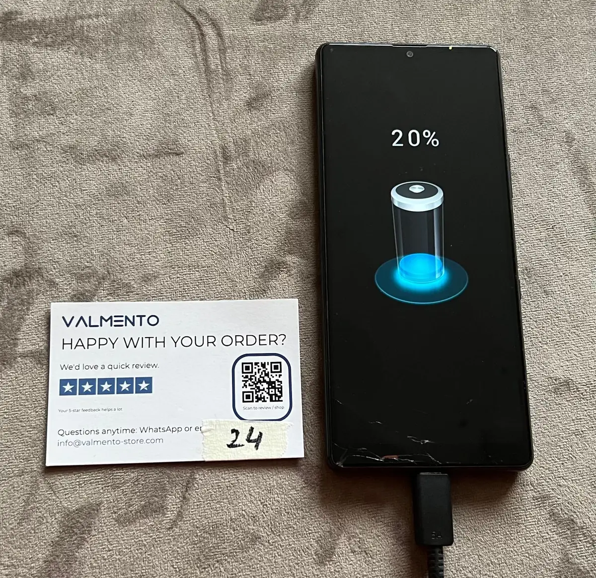 Sony Xperia Schwarz – lädt, Zustand ungeprüft (Bastlergerät) – Foto 1 von 3