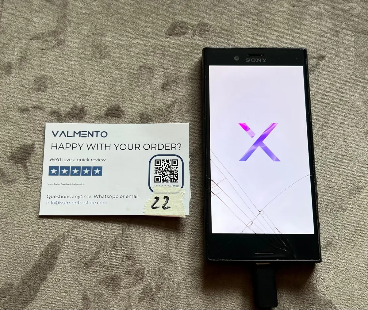 Sony Xperia X Compact (F5321) Schwarz – läuft, Displayglas gebrochen – Foto 1 von 5