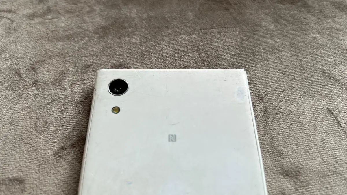 Sony Xperia XA1 (G3121) Weiß – läuft, Displayglas gebrochen – Foto 5 von 6