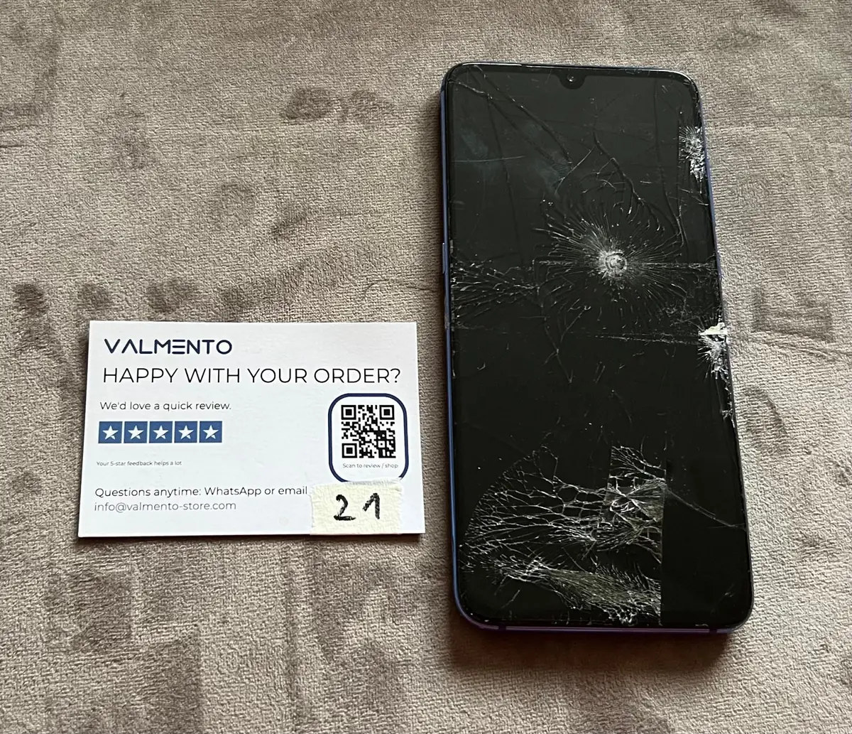 Xiaomi Mi 9 Blau – Display und Rückglas zertrümmert, defekt – Foto 2 von 4